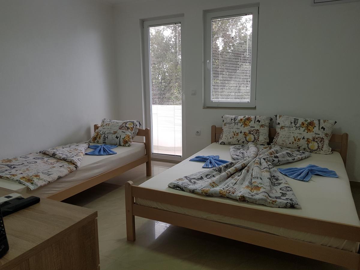 Apartmani Vila Ebra 우체하 외부 사진